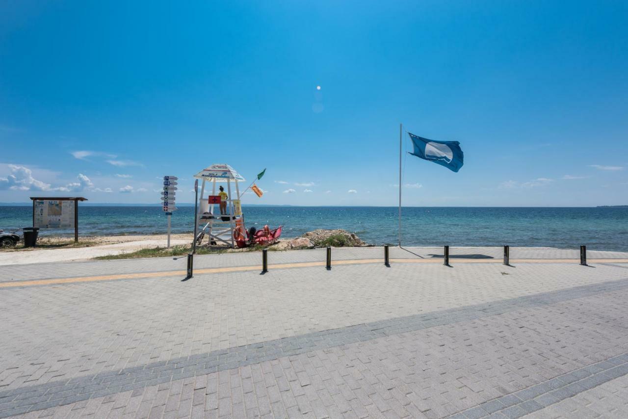 Nikiti Maisonette On The Beach By Luxlikehome Никити Экстерьер фото